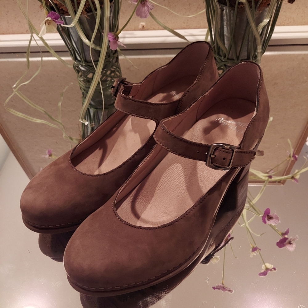 Dansko Harlo Mushroom Suede Size 39